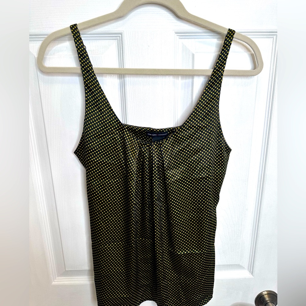 Beautiful New York and Company Cami. Size extra small.